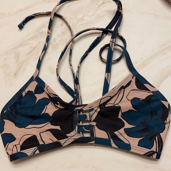 Size Small Jolyn Tomcat Top - Picture 1 of 4